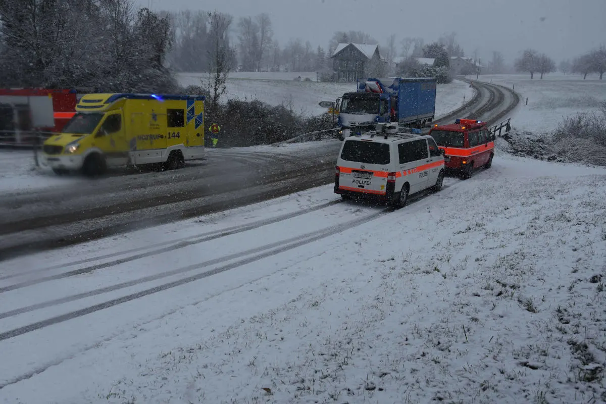 Kanton St.Gallen – Diverse Verkehrsunfälle nach Wintereinbruch