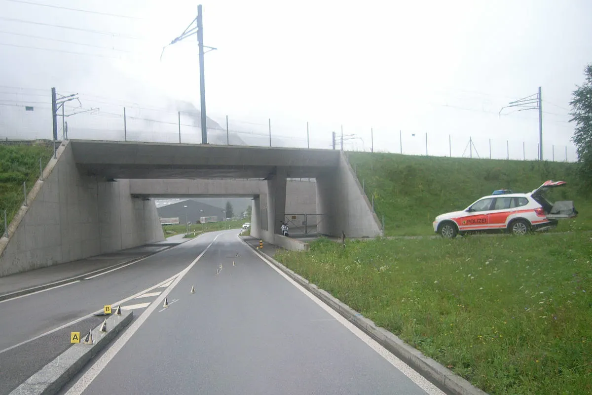 Erstfeld UR - Rollerfahrer verursacht alkoholisiert Selbstunfall