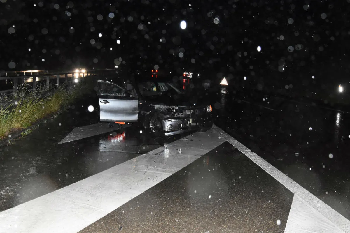 Oberbüren SG - 25-Jährige wegen Aquaplaning verunfallt