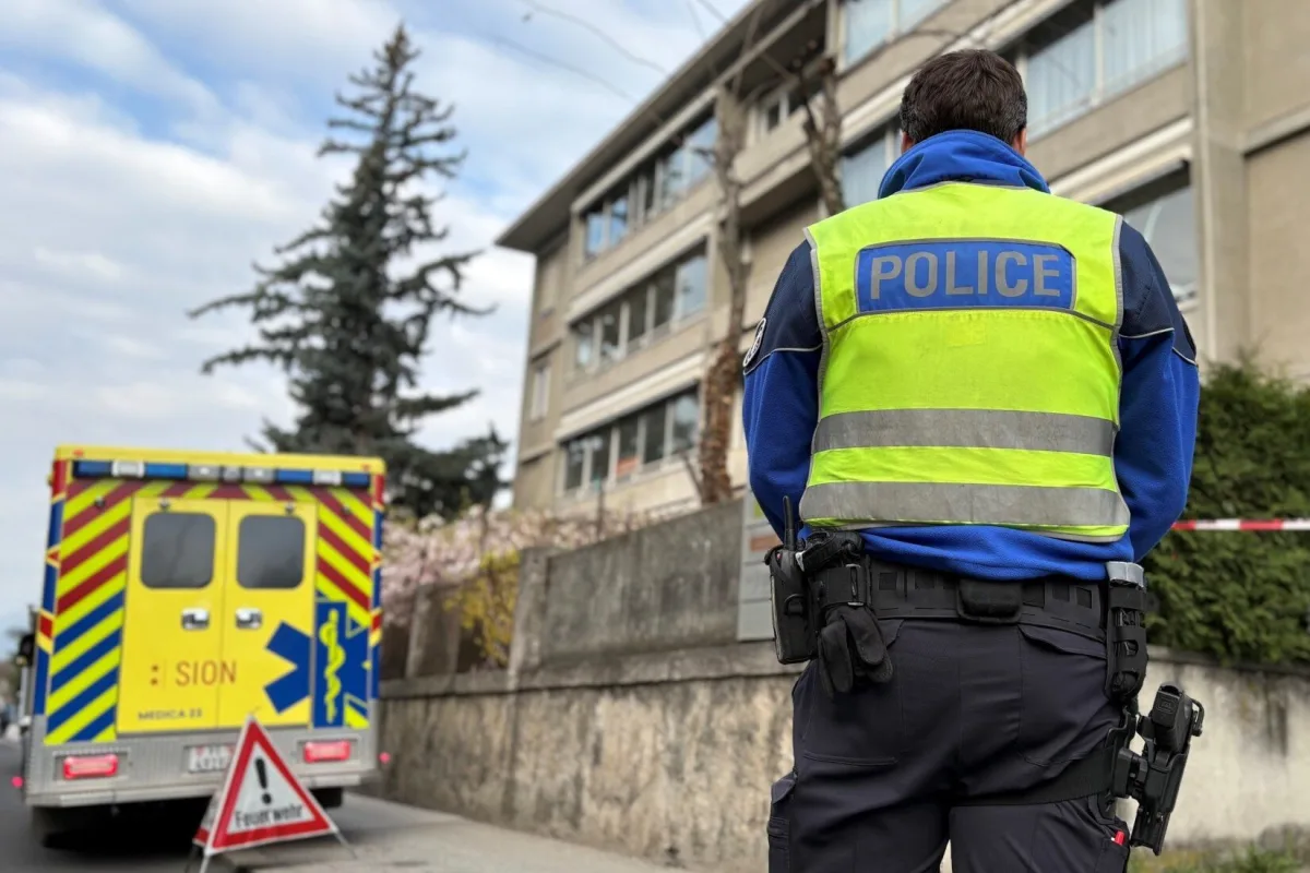 Sitten VS – Mann droht sich anzuzünden