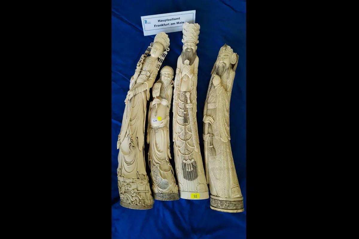Elfenbeinfiguren zur Ausfuhr nach Vietnam beschlagnahmt