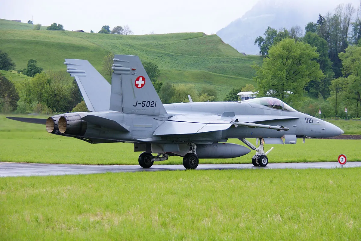 Riss in Strukturteil der F/A-18 festgestellt