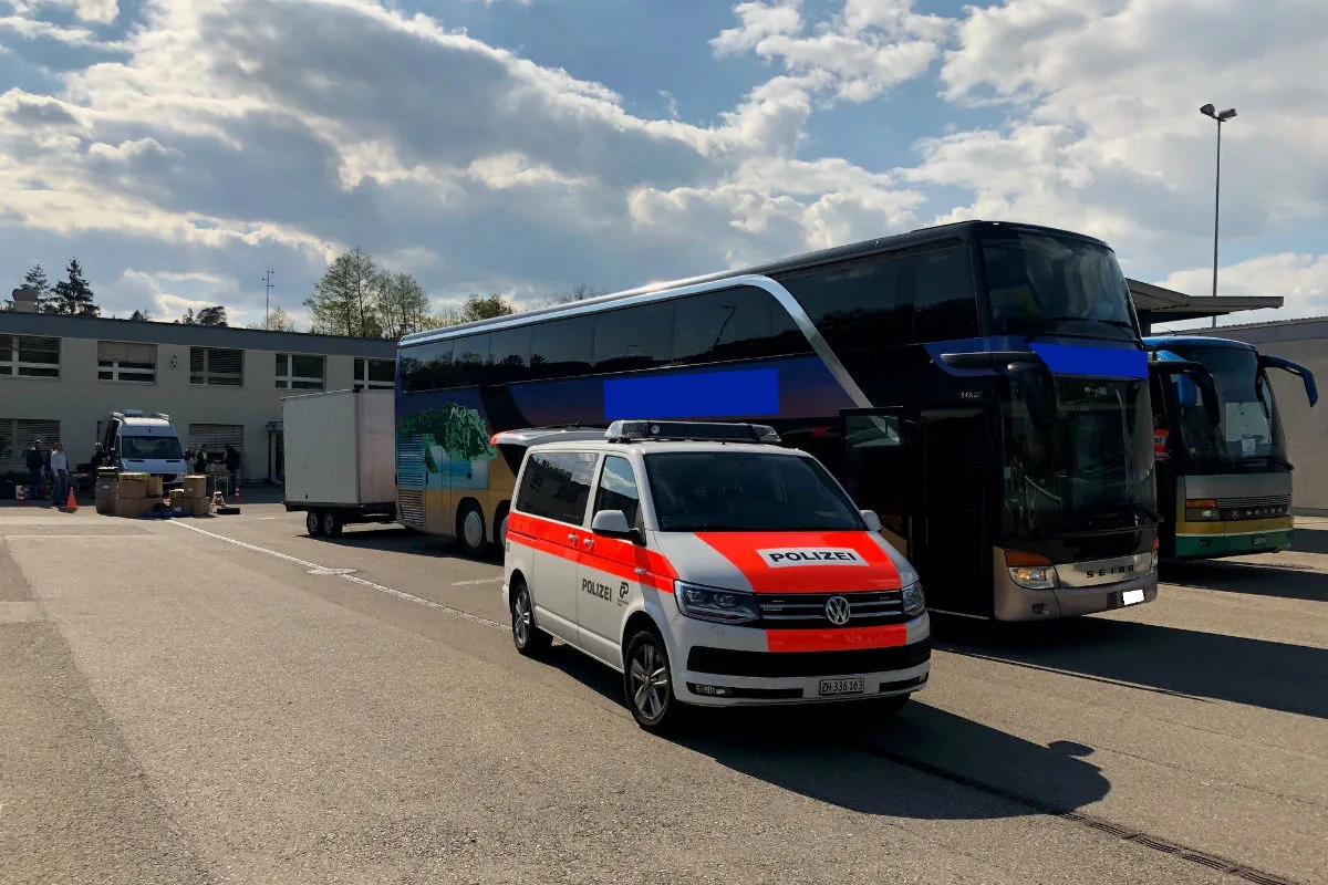 A1/Winterthur ZH - Drei Festnahmen bei Carkontrolle 