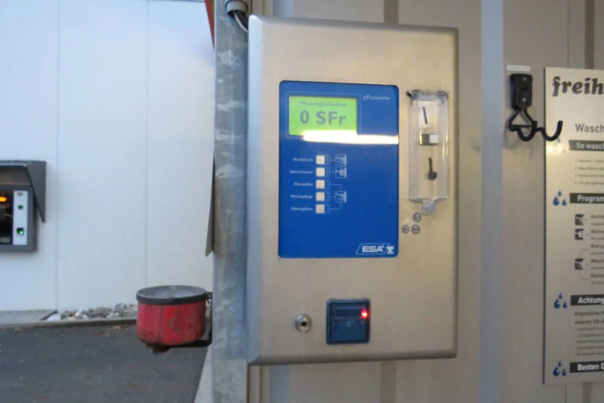 Zeugenaufruf Näfels GL - Geldwechselautomat aufgebrochen