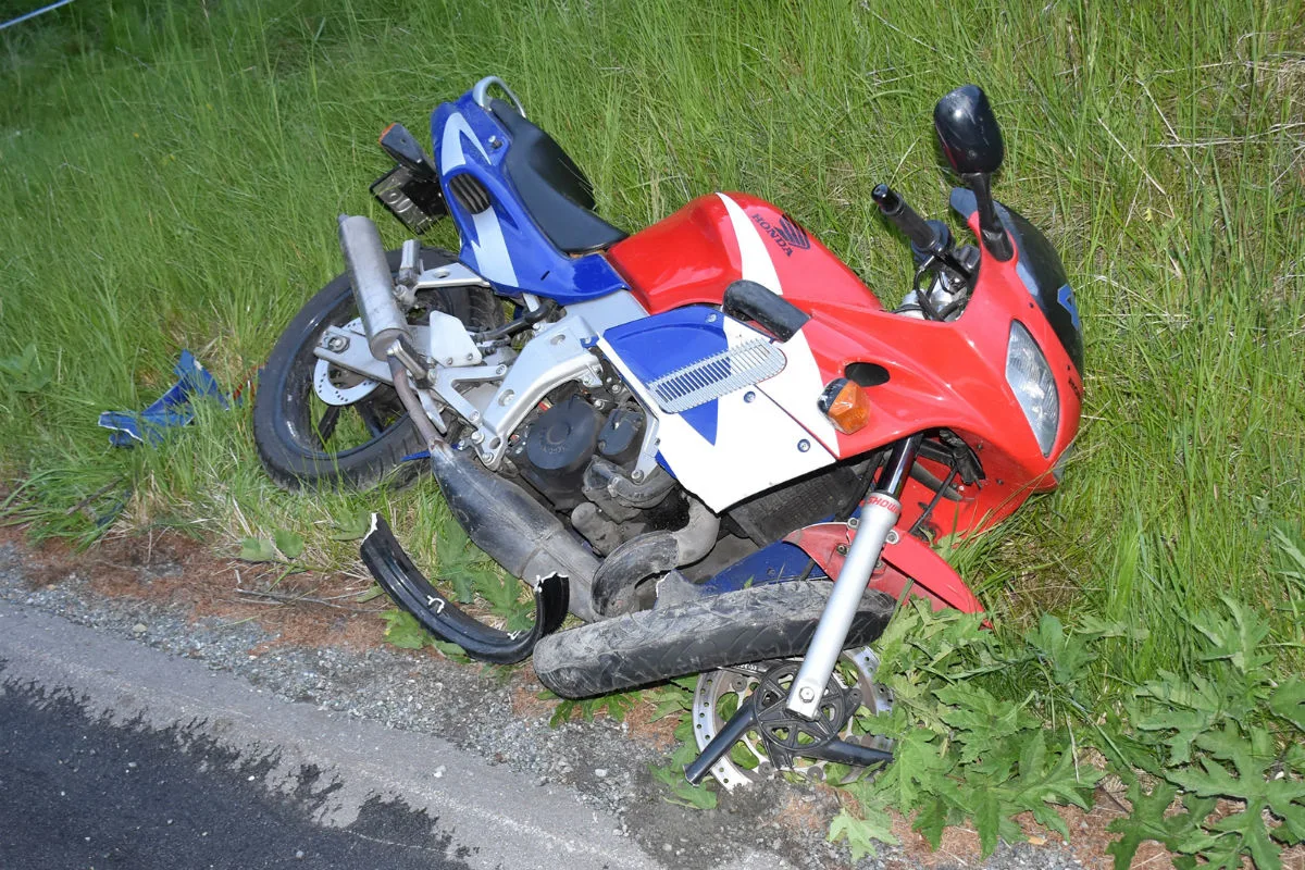 Zernez GR - Motorradfahrer baut Selbstunfall