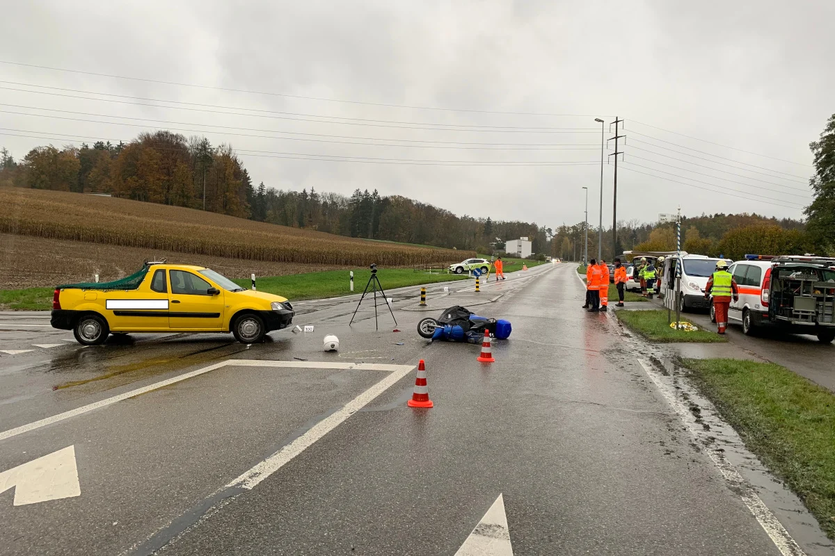 Regensdorf ZH - Verkehrsunfall fordert Schwerverletzten