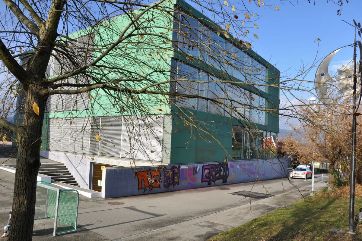 Starrkirch-Wil SO - Sprayereien am Schulhaus - Belohnung ausgesetzt