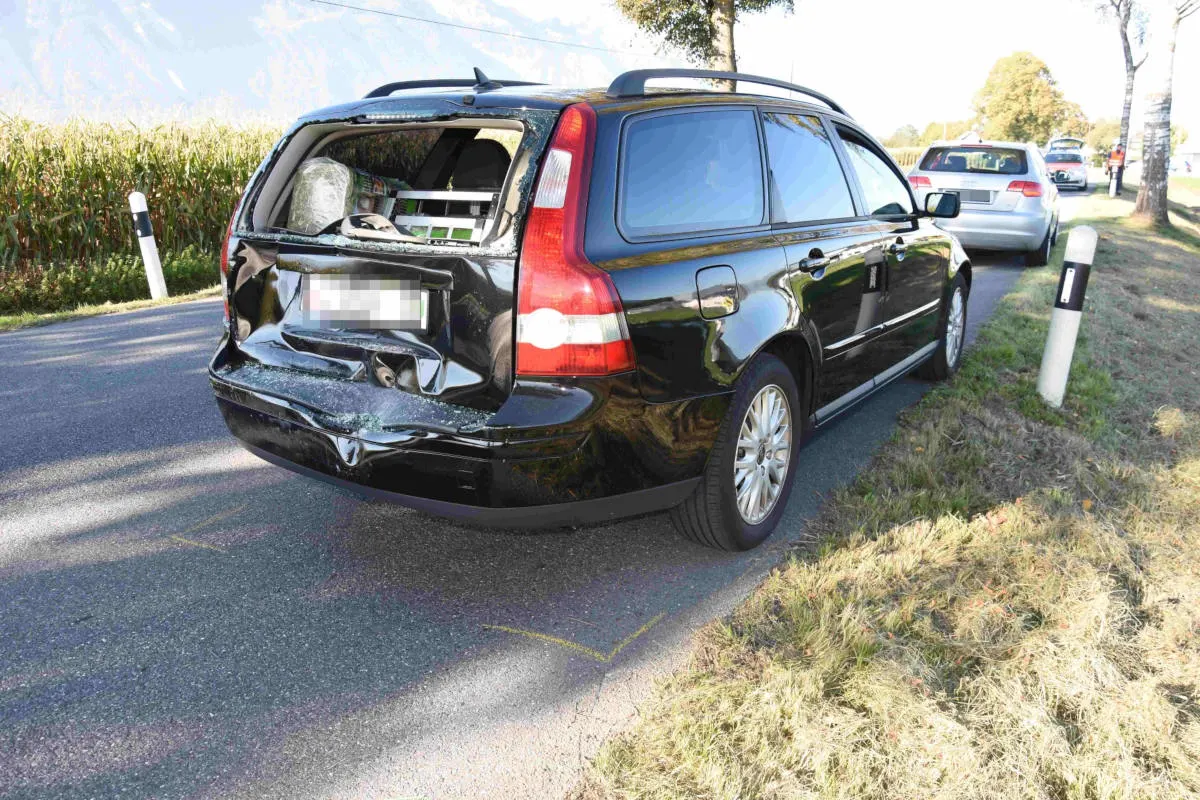 Haag SG - Auffahrkollision von vier Autos