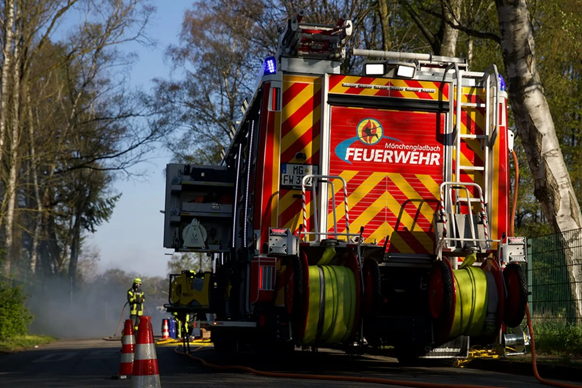 Mönchengladbach - Auffahrunfall zwischen zwei LKWs