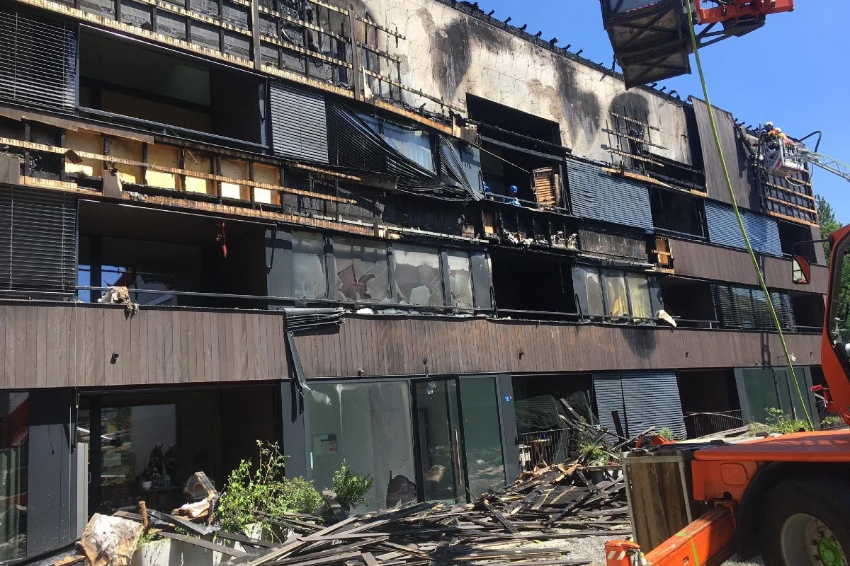 Cham ZG - Flammen und Rauch im Hammergut - Mehrere Wohnungen nicht mehr bewohnbar