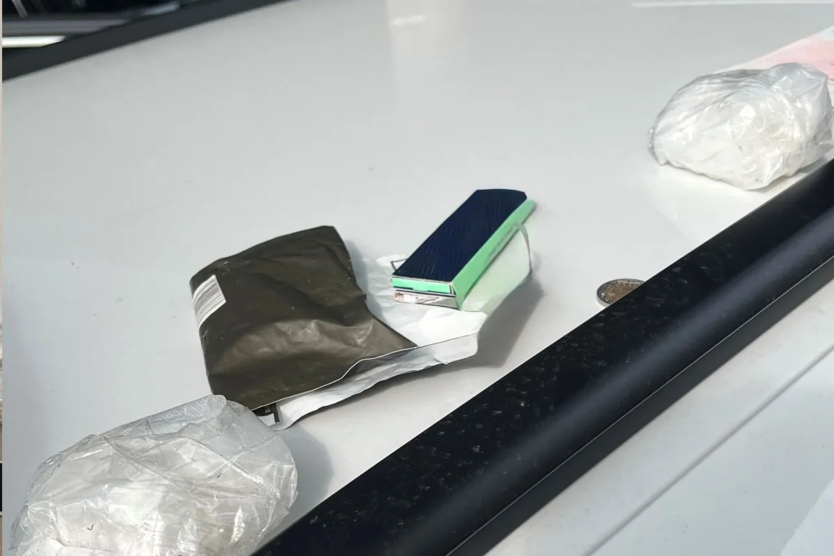 München BY – Zoll stellt Drogen bei Reisendem im Bus sicher