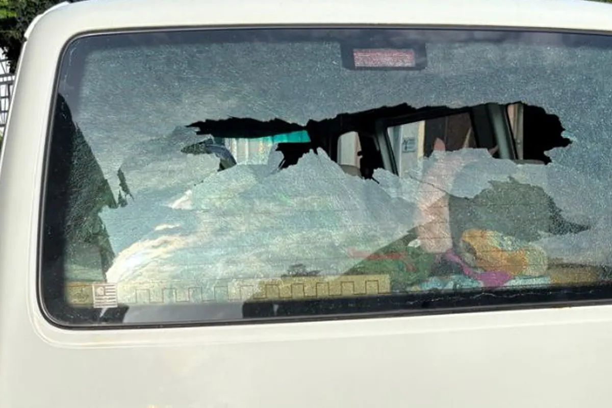Bad Bergzabern RP – Polizei sucht Zeugen nach Beschädigung von VW Transporter