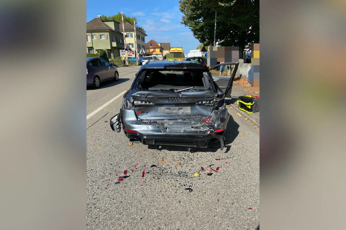 Lenzburg AG – Auffahrkollision zwischen fünf Fahrzeugen