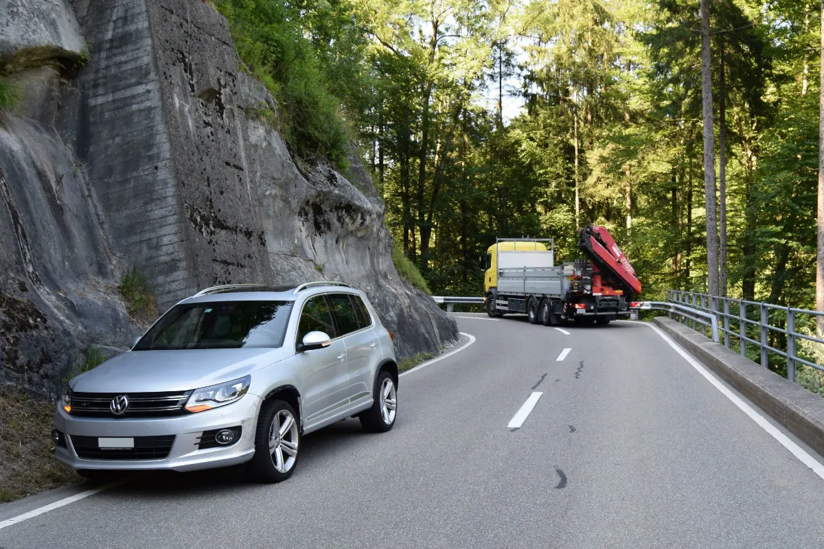 Speicherschwendi AR - Streifkollision zwischen Auto und Lastwagen