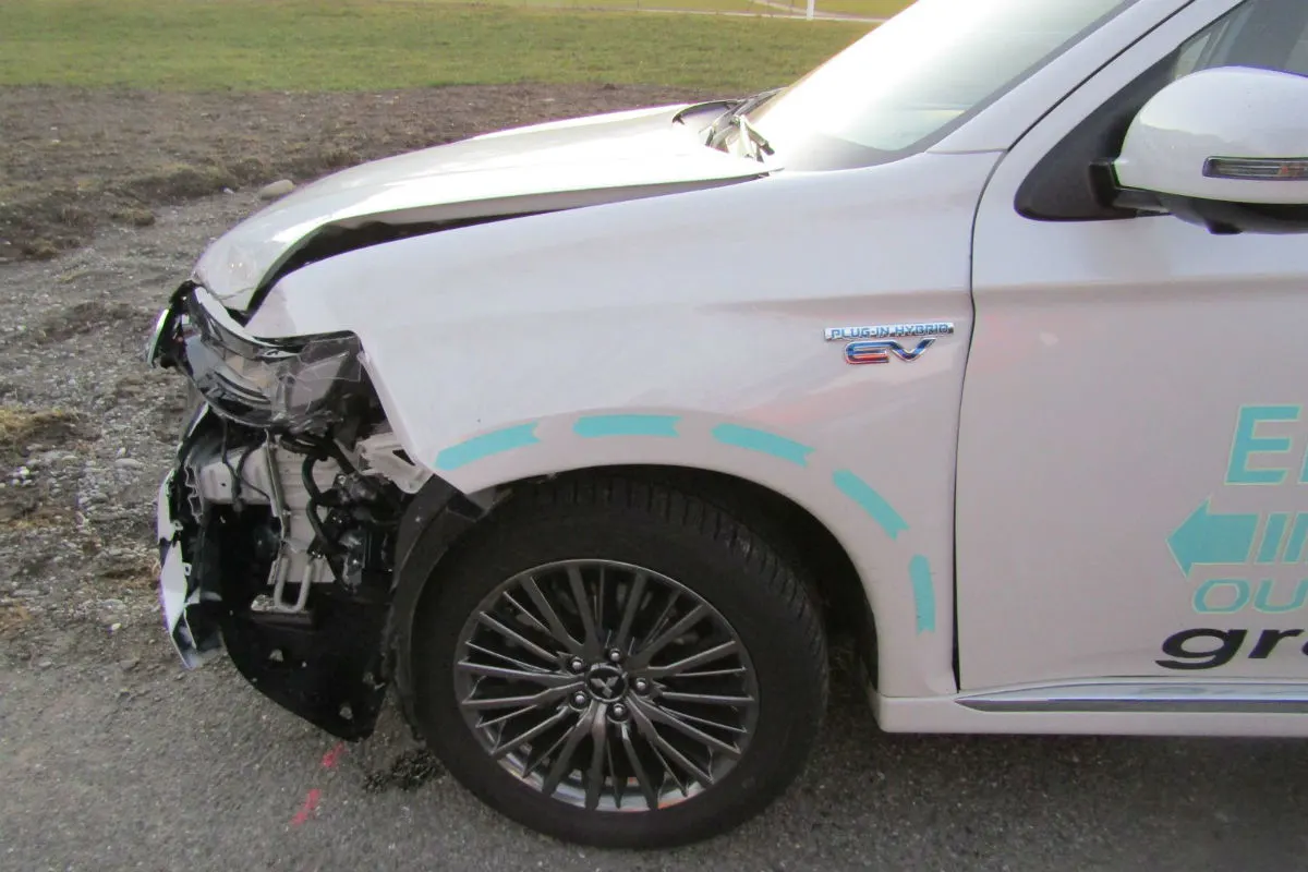 A3/Benken SG - Auto prallt ins vordere Autoheck
