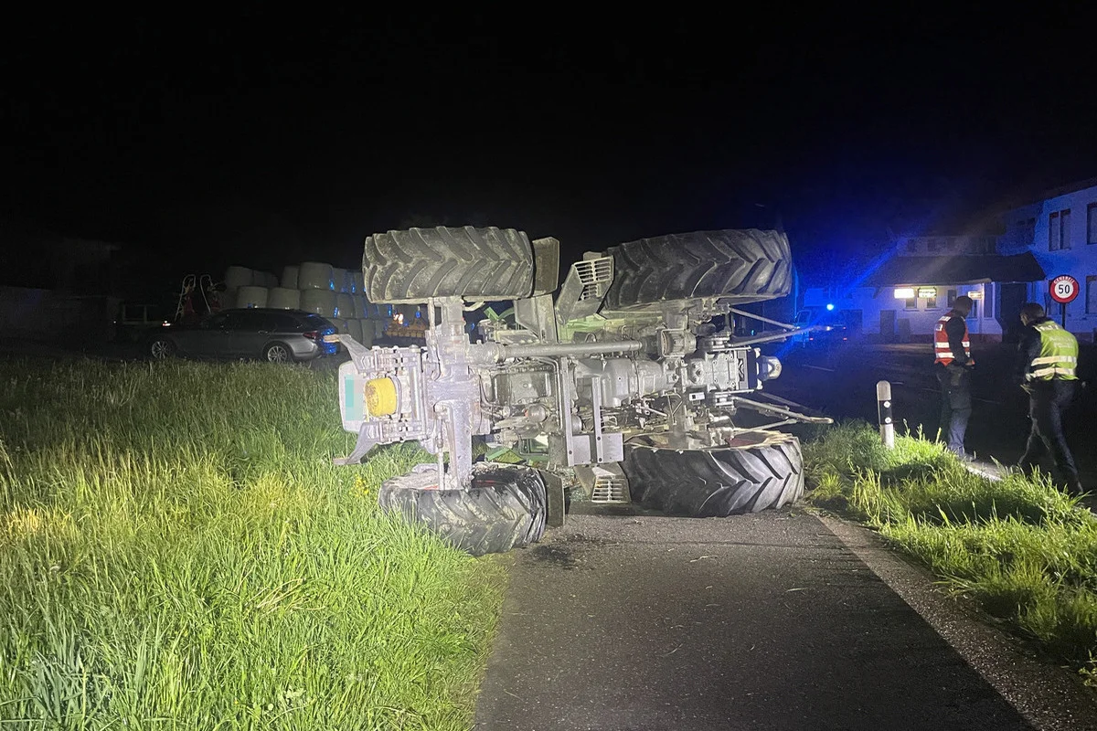 Zetzwil AG - Betrunkener Jugendlicher mit Traktor verunfallt 