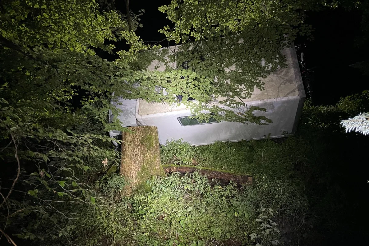 St. Gallen - Wohnmobil fällt fast in Bach - Insassen leicht verletzt