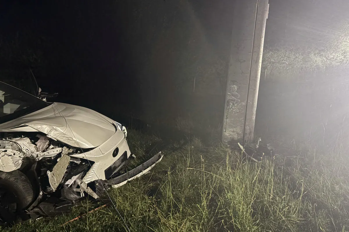 Unfall in Mogelsberg SG – Auto prallt gegen Strommast