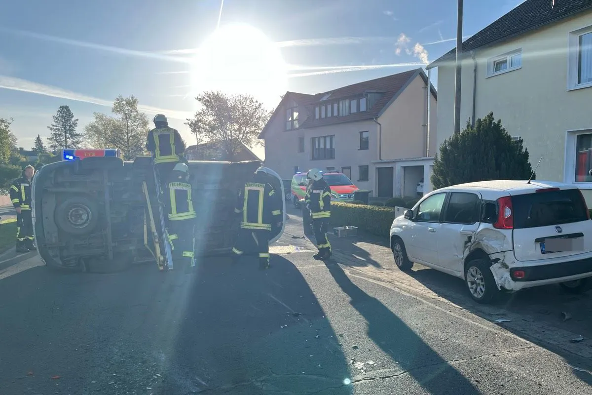 Borgentreich – Fahrer und zwei Kinder nach Alleinunfall verletzt
