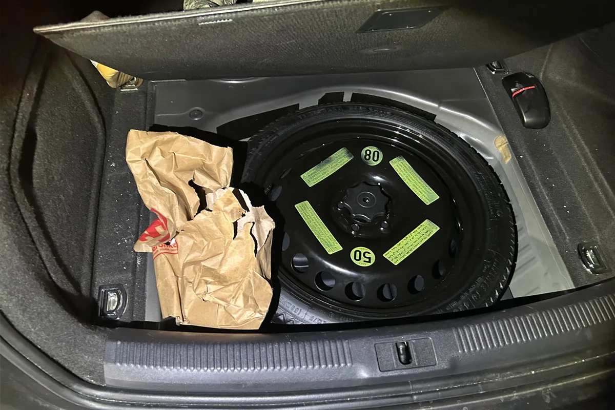 Karlsruhe BW – Drogenversteck in Auto mit 2 Kilo Rauschgift entdeckt