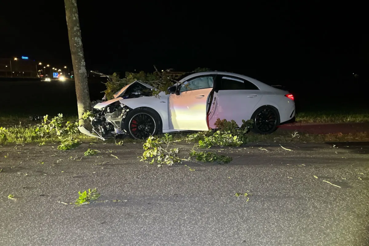Unfall in Solothurn – Automobilist prallt gegen Baum