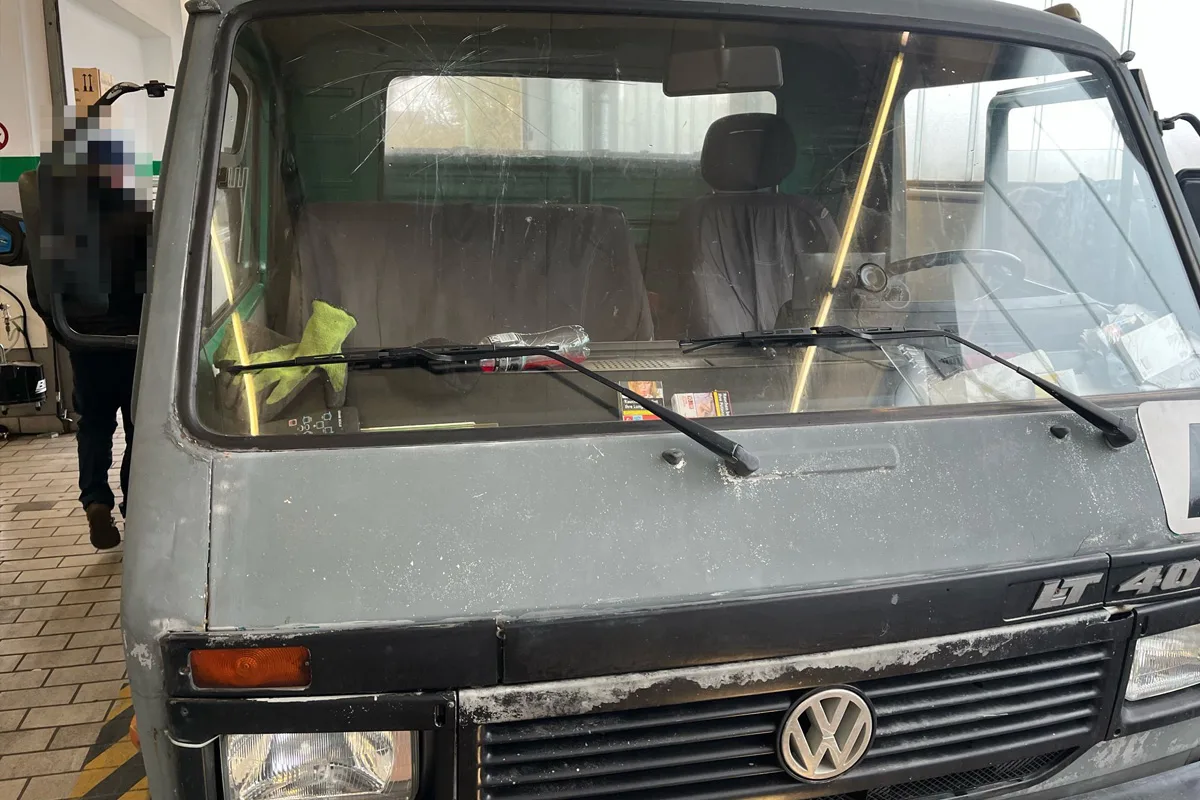 Bielefeld – Schrotthändler mit mangelhaftem Transporter gestoppt