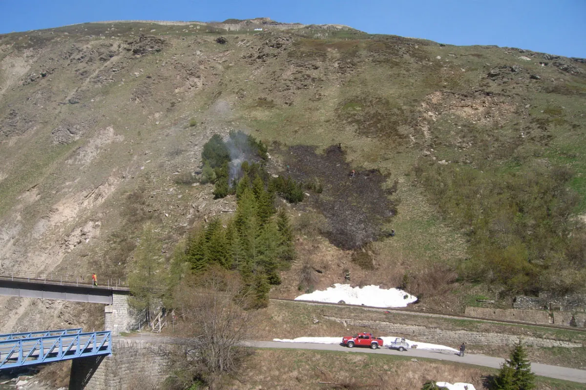 Realp UR - Funkenwurf der Dampfbahn löst Flurbrände aus