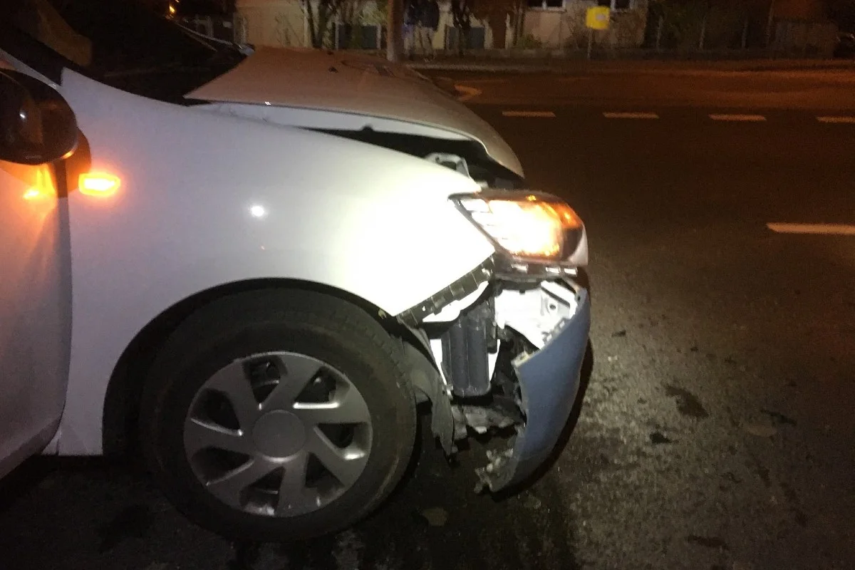 Sachschaden in Näfels GL - Auffahrkollision auf der Hauptstrasse
