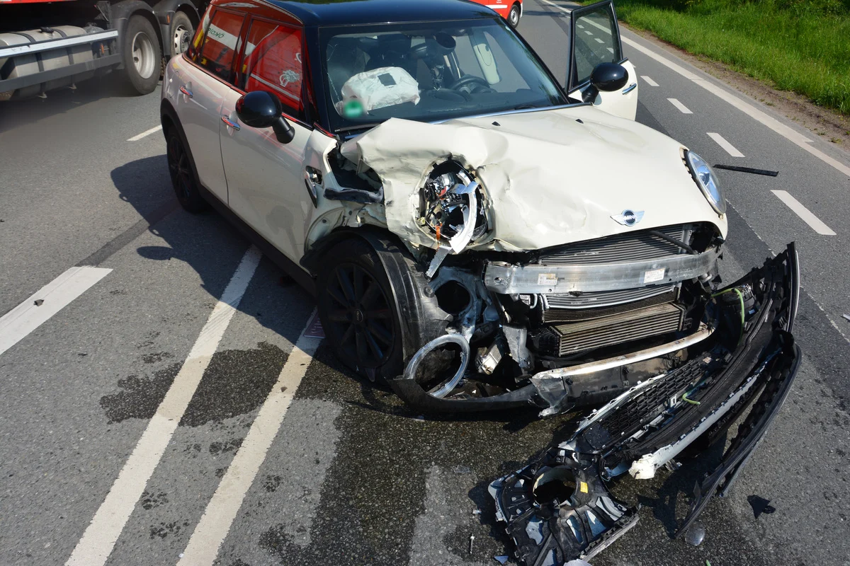 Herford - Unfall mit schwerverletzter Fahrerin