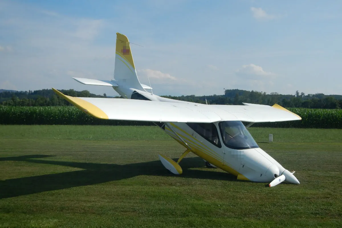 Sitterdorf TG - Kleinflugzeug verunfallt beim Landen