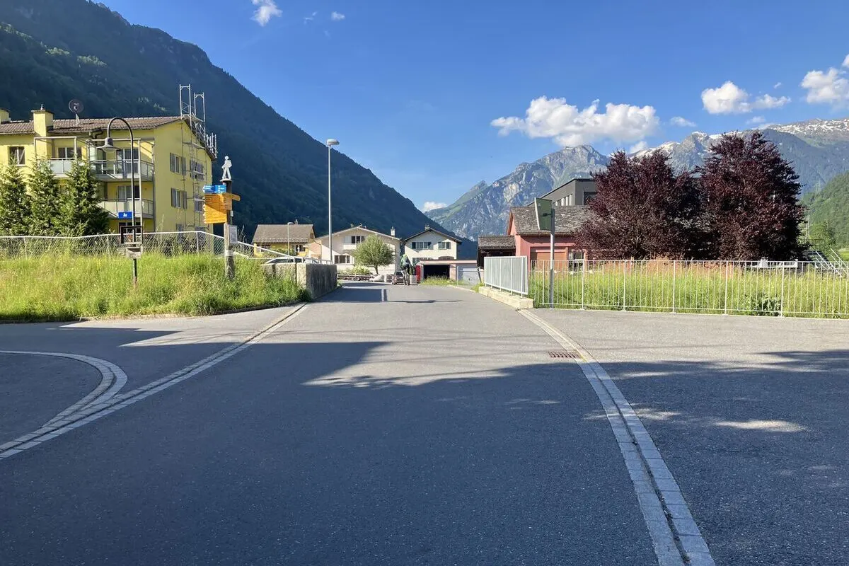 Luchsingen GL - Mann erleidet Gesichtsverletzungen bei Unfall 