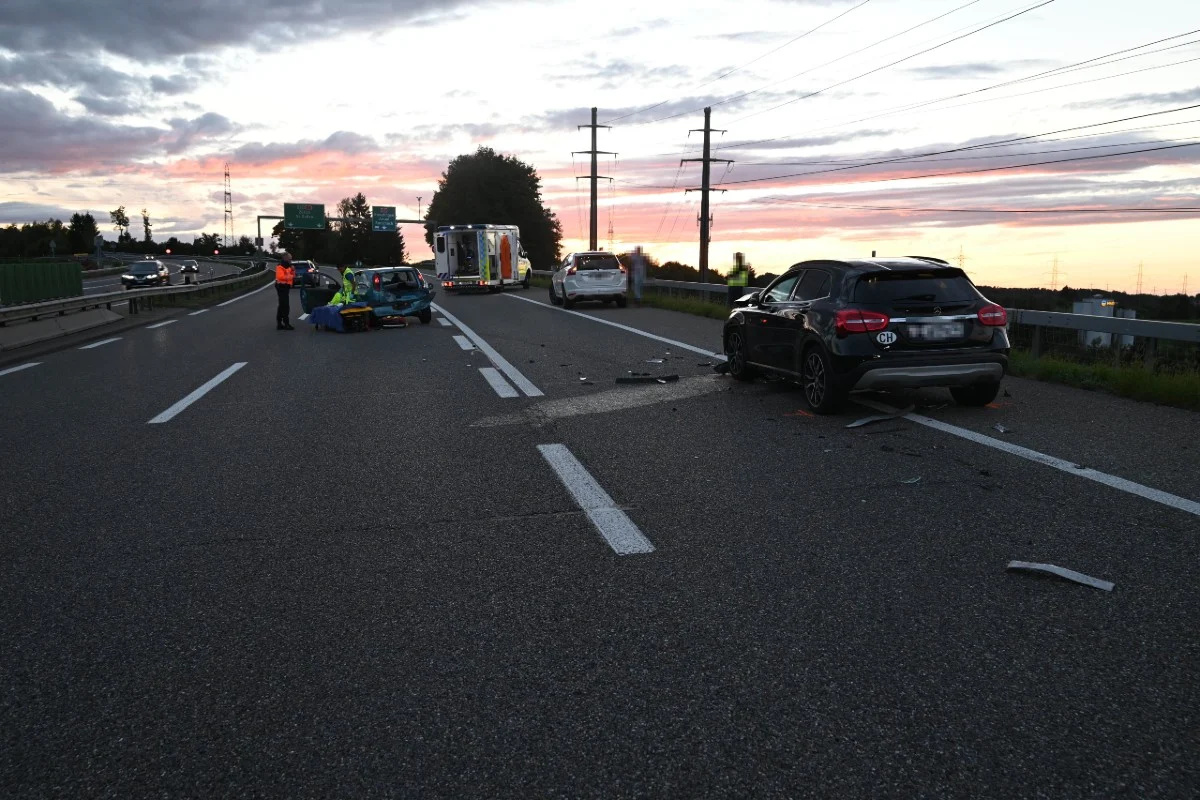 Verkehrsunfall in Mörschwil SG - Auffahrkollision mit drei Autos infolge Sonnenblendung