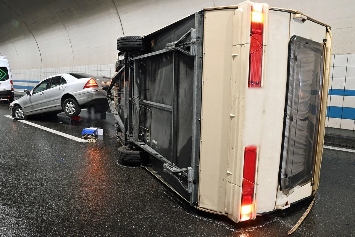Eich LU - A2 nach Unfall gesperrt