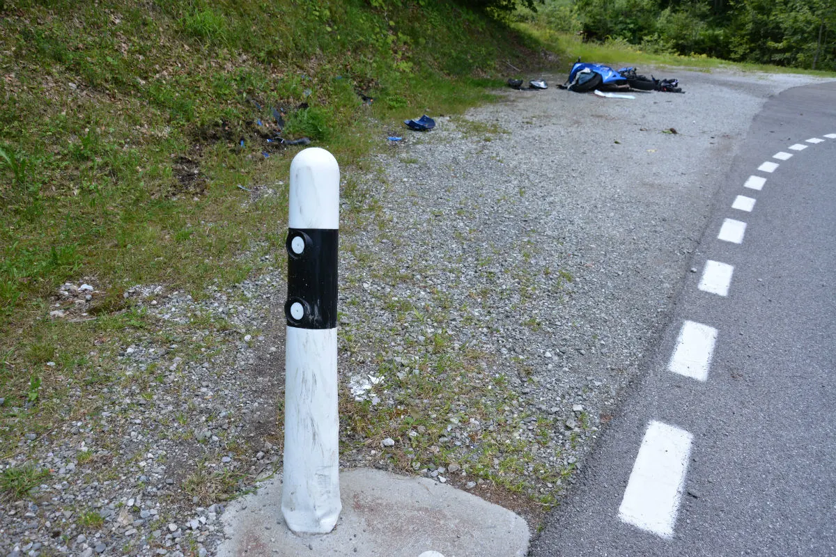 Moléson-Village FR - Motorradfahrer schwer verunfallt