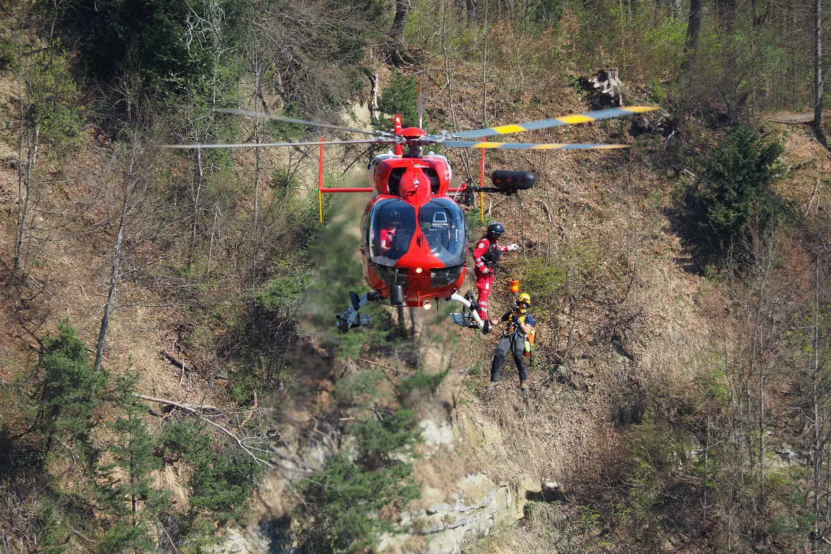 Bubendorf BL - Knabe stürzt vom Baum: REGA im Einsatz