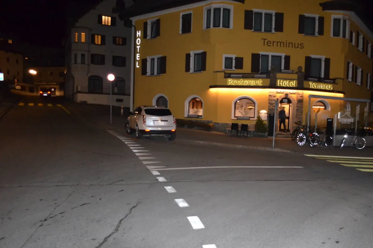 Samedan GR – Bei Irrfahrt Kollision verursacht und Fussgänger erfasst