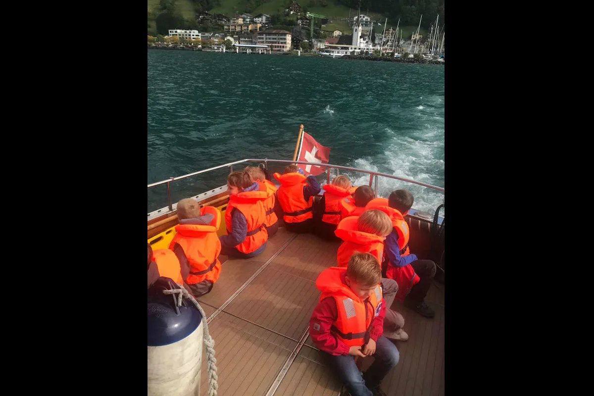 Altdorf/Flüelen UR - Kinder blicken hinter die Kulissen der Kapo