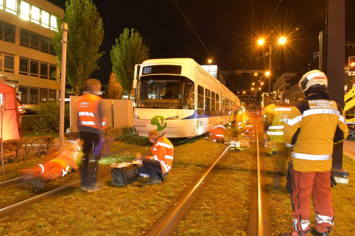Drama in Dübendorf ZH -  Frau von Tram erfasst - tot!