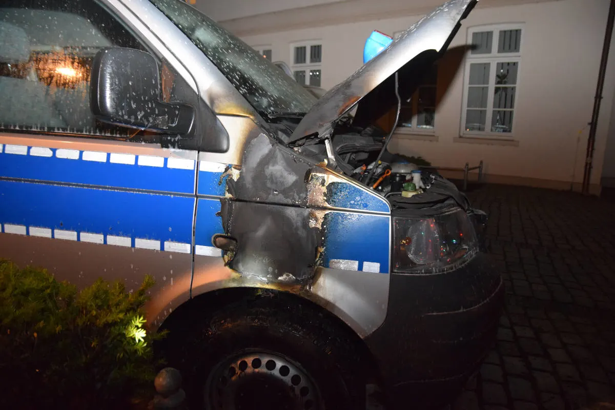 Oldenburg – Streifenwagen durch Feuer beschädigt