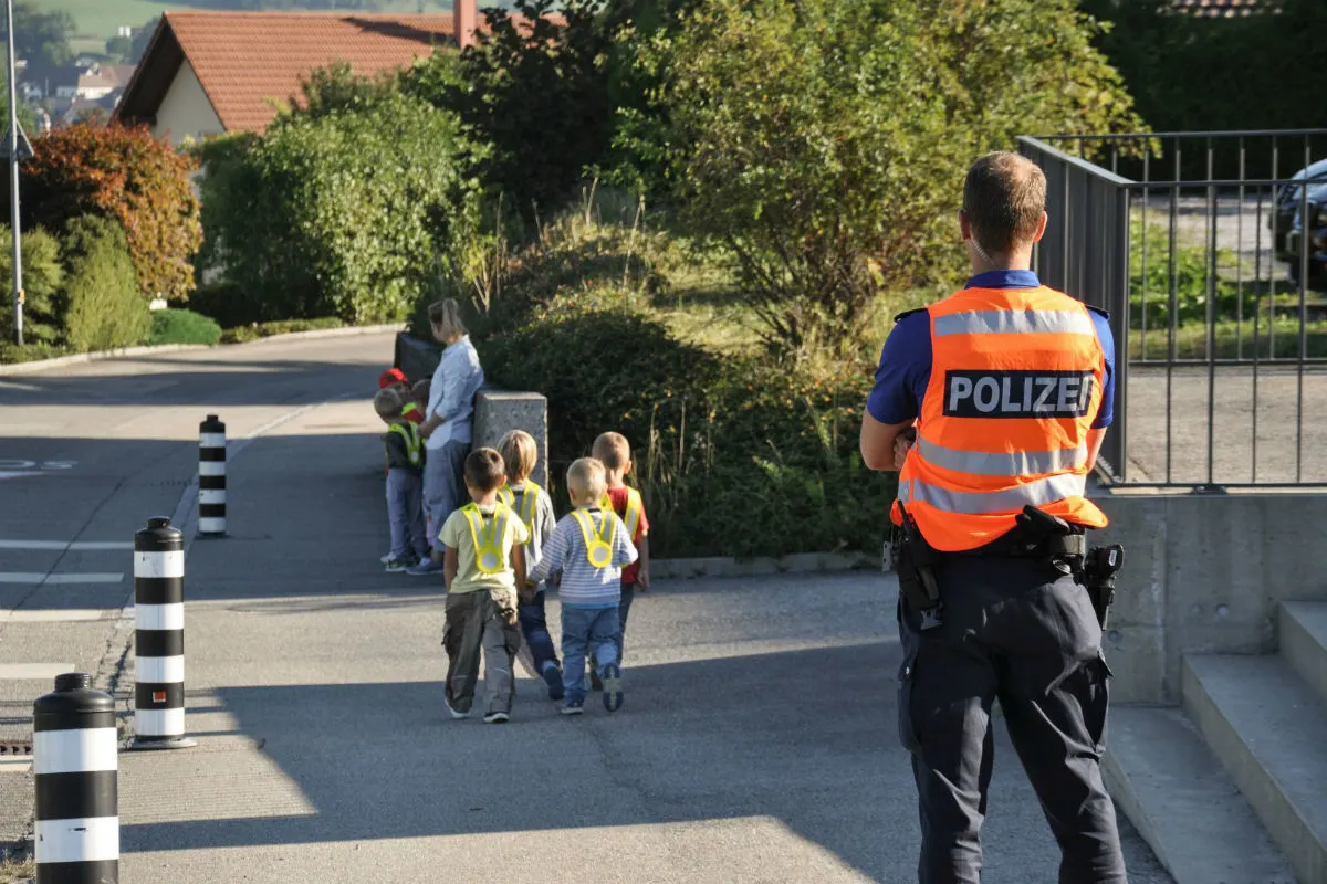 Kanton Solothurn -  Polizei schaut auf Schulwege