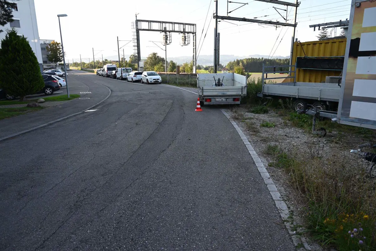 Uzwil SG - 7-jähriger Velofahrer gegen einen Anhänger geprallt