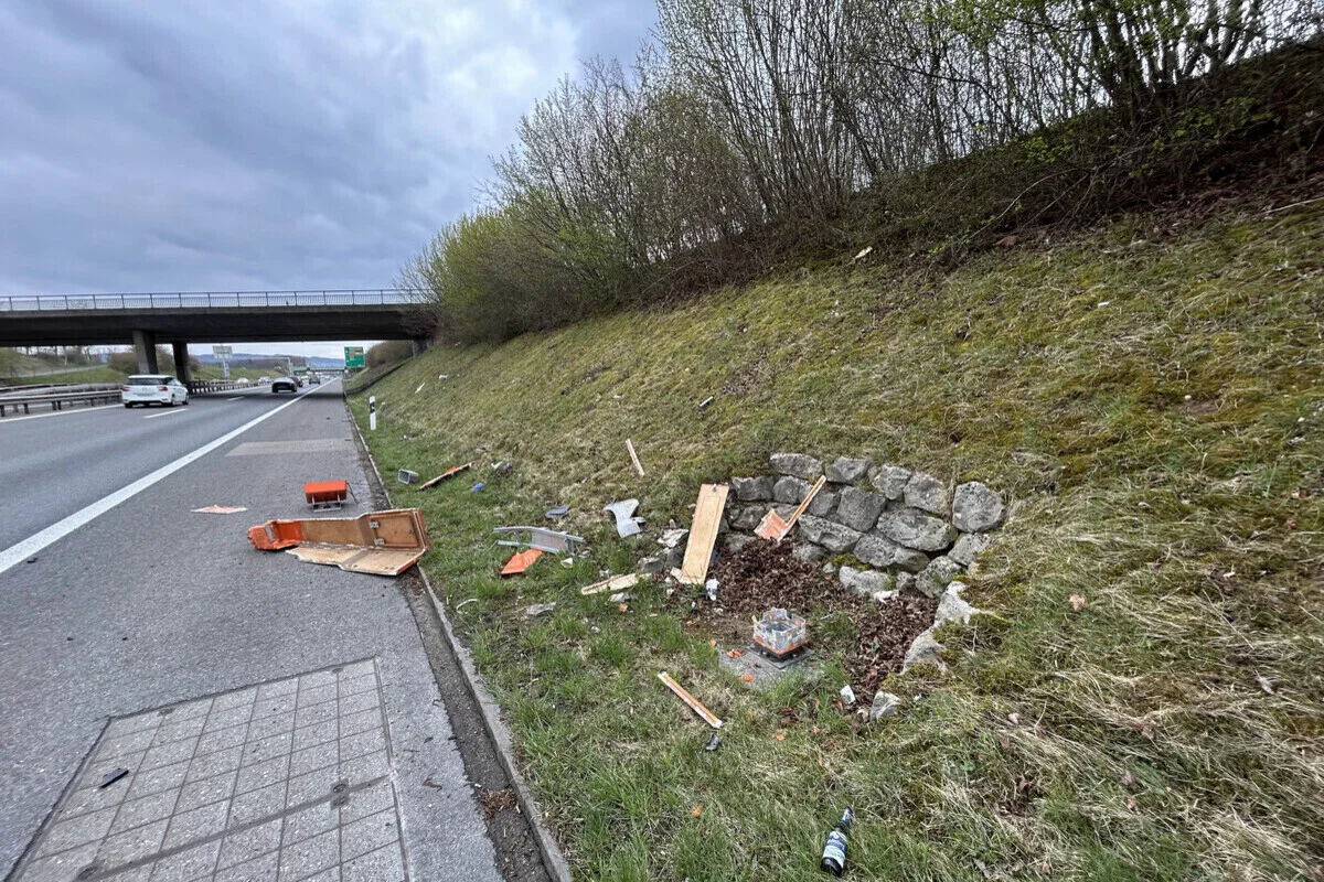 A3 Lupfig AG – Rentner fährt bei Unfall Notrufsäule um