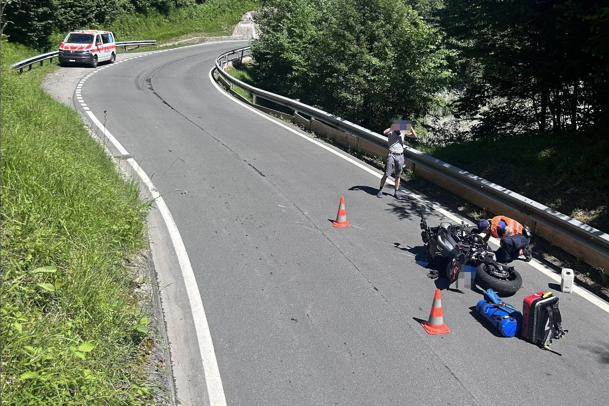 Unfall mit Motorrad in Galgenen SZ – Töfffahrer bei Unfall schwer verletzt