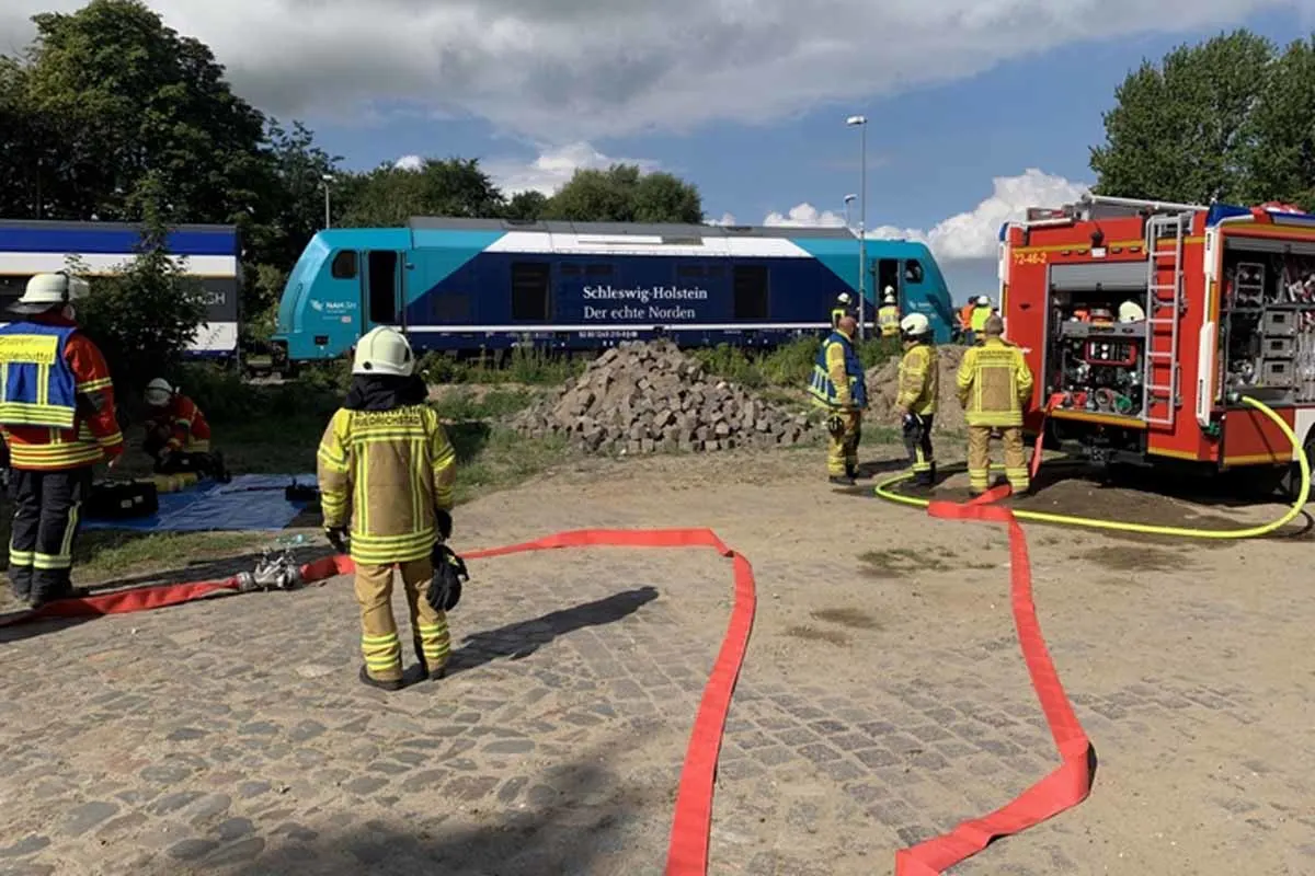 Friedrichstadt - Lok qualmt im Bahnhof - Feuerwehreinsatz