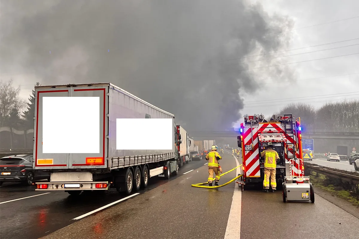 A2 Gladbeck – Lkw nach Auffahrunfall in Vollbrand auf Autobahn