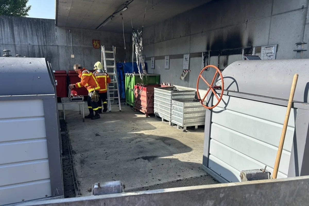 Mörschwil SG – Brand in Entsorgungsstelle -  Batterien und Akkus entzünden sich