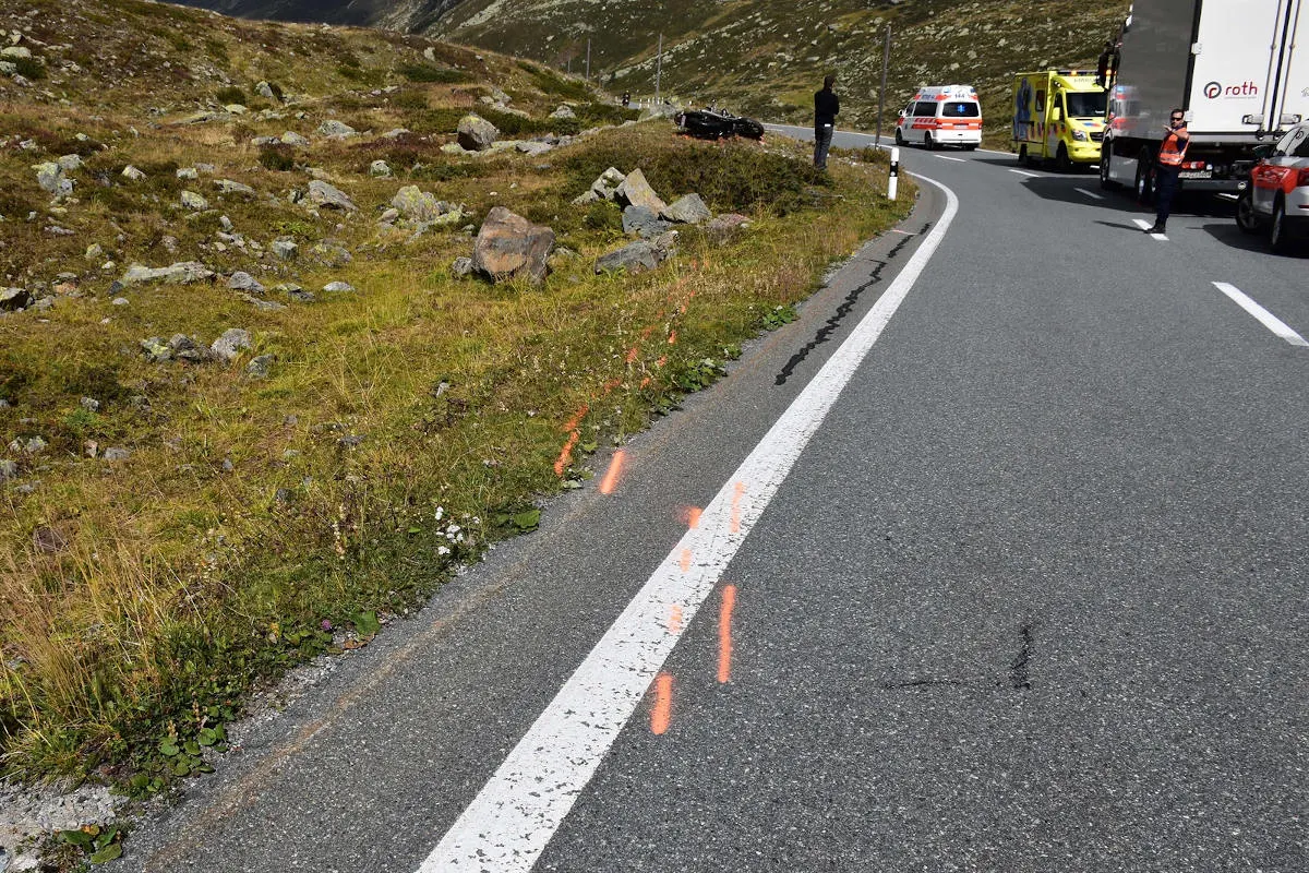 Unfall Davos GR – Zwei Verletzte bei Motorrad-Selbstunfall
