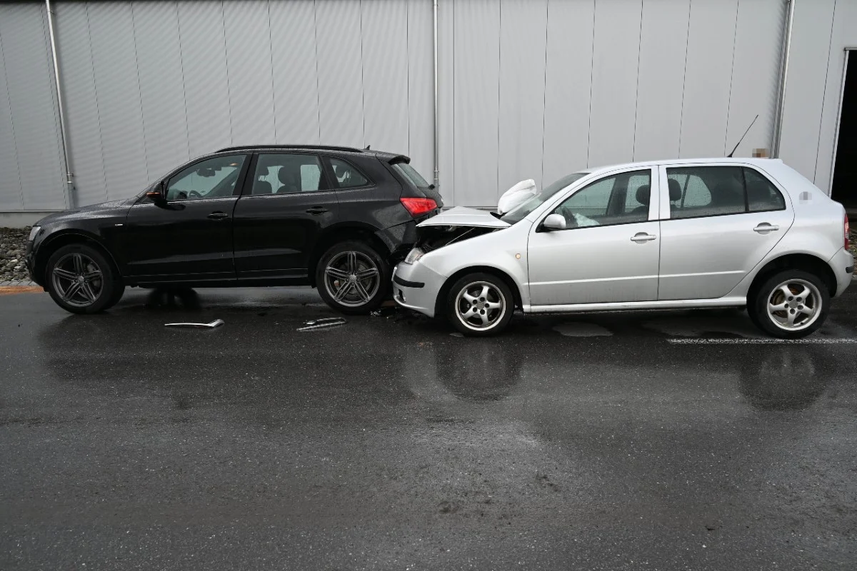  Oberriet SG - Zusammenprall zwischen zwei Autos endet mit 28'000 Franken Sachschaden