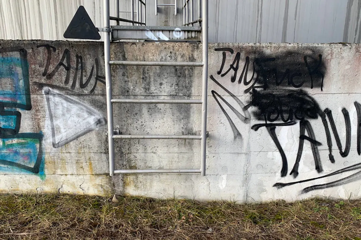 Rothenburg LU - Unbekannte Sprayer begehen Sachbeschädigungen 