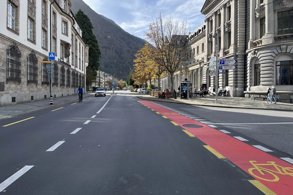 Chur GR - Motorradlenker erleidet unbestimmte Verletzungen bei Unfall